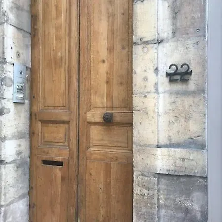 Le Duché - Romantique Avec Balnéo Privative - Centre Appartement Dijon
