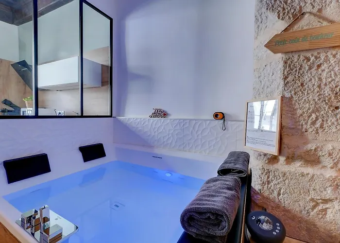 Apartment Le Duche - Sejour Romantique Avec Balneo Privative - Centre